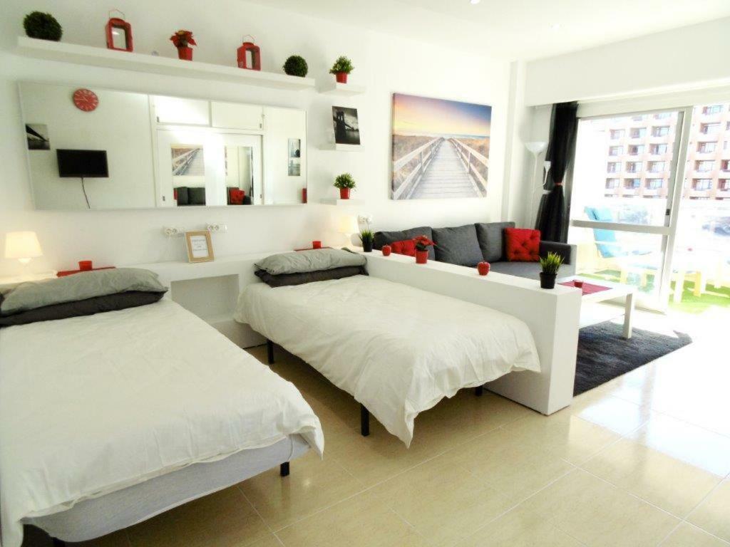 Appartement 1St Lign On The Beach ฟูเอนฮิโรลา ภายนอก รูปภาพ